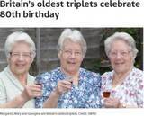 「イギリス最高齢の三つ子の女性、80歳誕生日を揃って祝う」の画像1