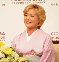 ベッキーの黒い素顔をスタイリストが告発 会見ではいた靴はウェディング仕様 16年1月25日 エキサイトニュース