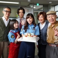 『警視庁いきもの係』チーム　石川恋の誕生日を“アニマルケーキ”でお祝い