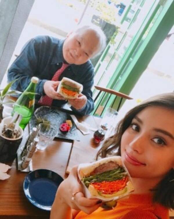 滝沢カレン ひふみん と初デートで カレンちゃんがまともに見える の声 17年9月26日 エキサイトニュース