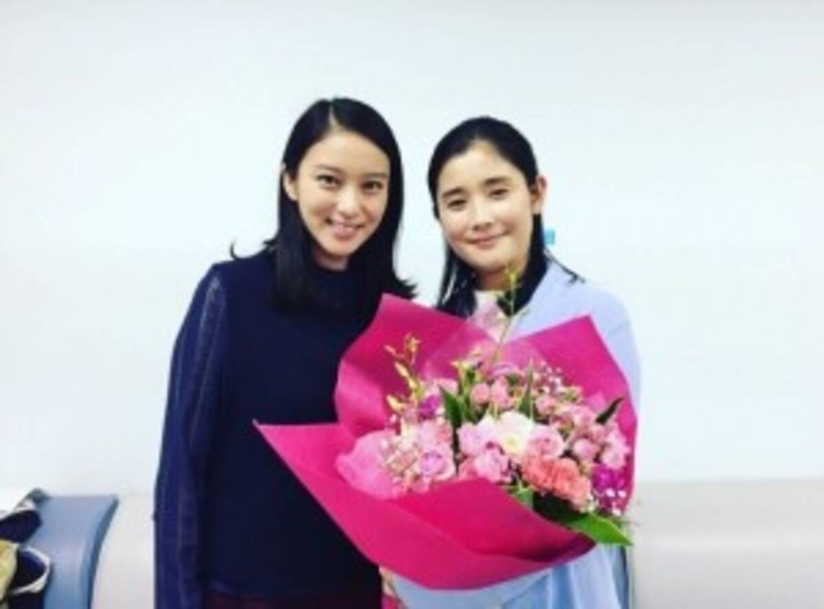 石田ひかり 武井咲との2ショットに 顔の大きさ を気にする 17年11月14日 エキサイトニュース