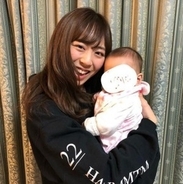 HKT48坂口理子“赤ちゃん”を抱っこ　新年早々LINEのアイコンが誤解される