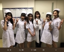 HKT48がナース姿、Team8はメイド風に　『AKB48グループ成人式コンサート』オフショット