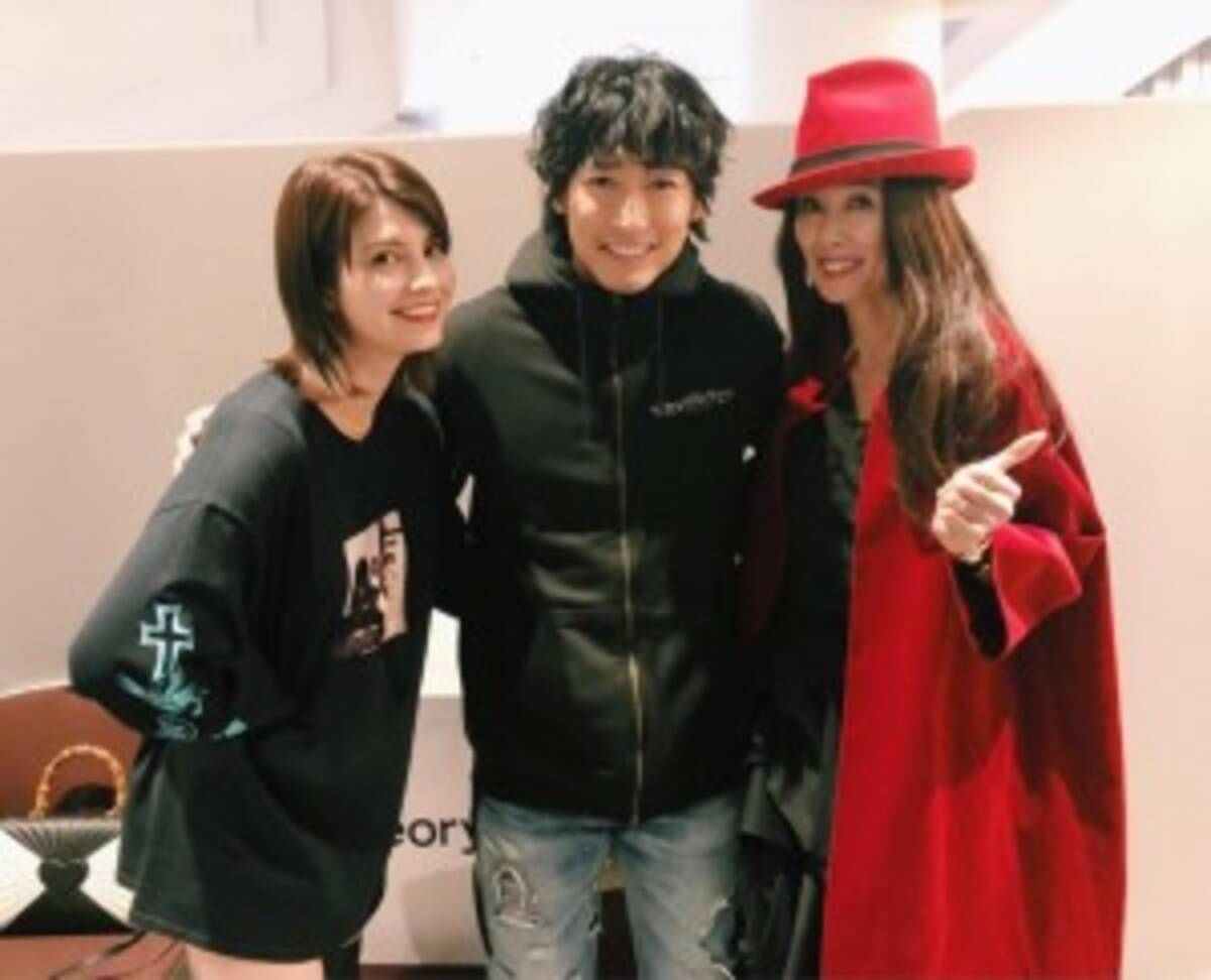 マギー 萬田久子とディーン フジオカのライブへ 異色3ショット披露 18年2月14日 エキサイトニュース