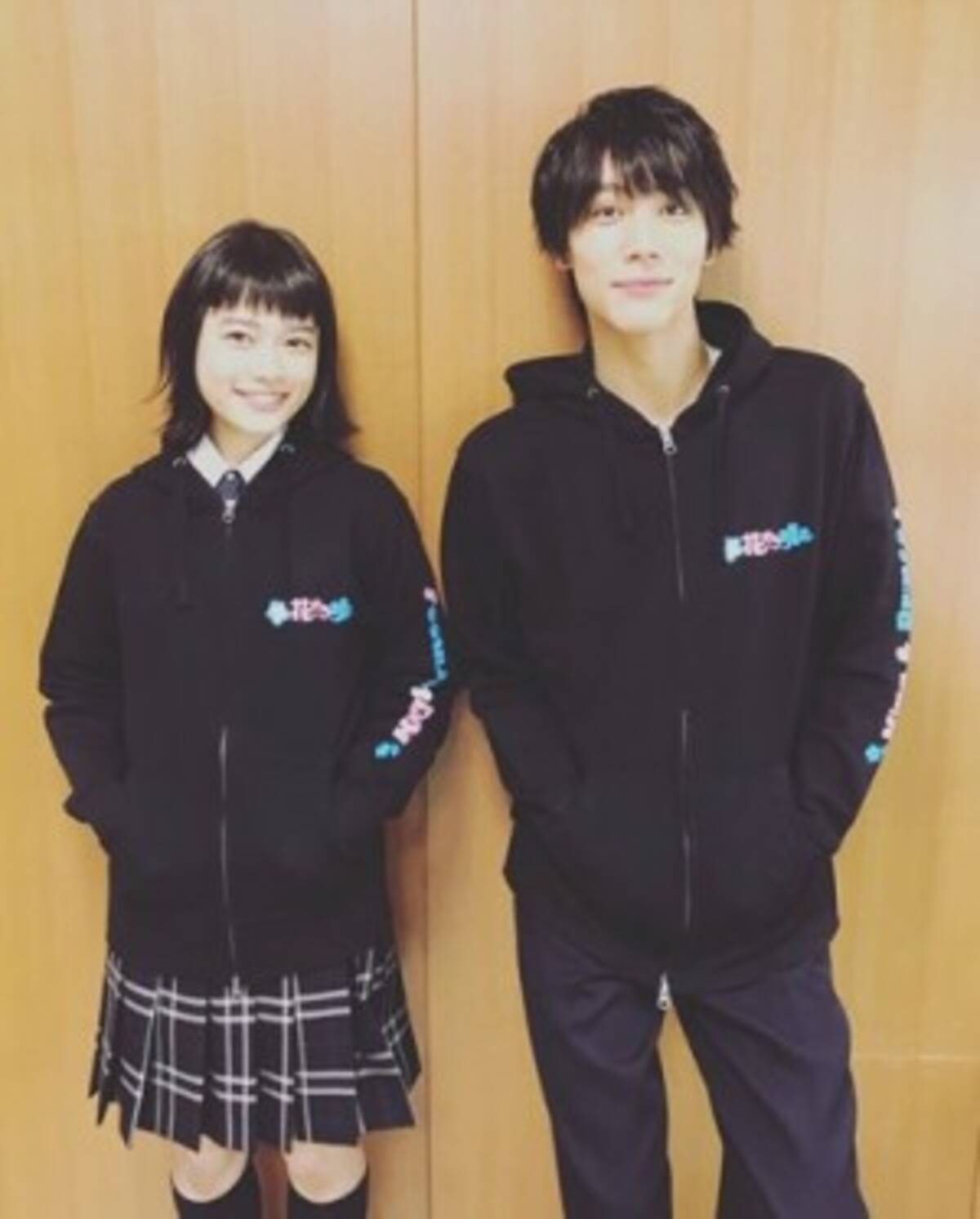 杉咲花 花晴れ での お揃いパーカー 着て チームって感じがして嬉しいな 18年5月9日 エキサイトニュース