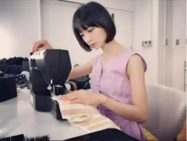 篠田麻里子、ミシンを操る姿を公開「こう見えても服飾専門学校…」