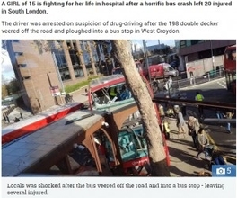 英ロンドンで2階建てバス衝突　薬物陽性反応が出た運転手を逮捕