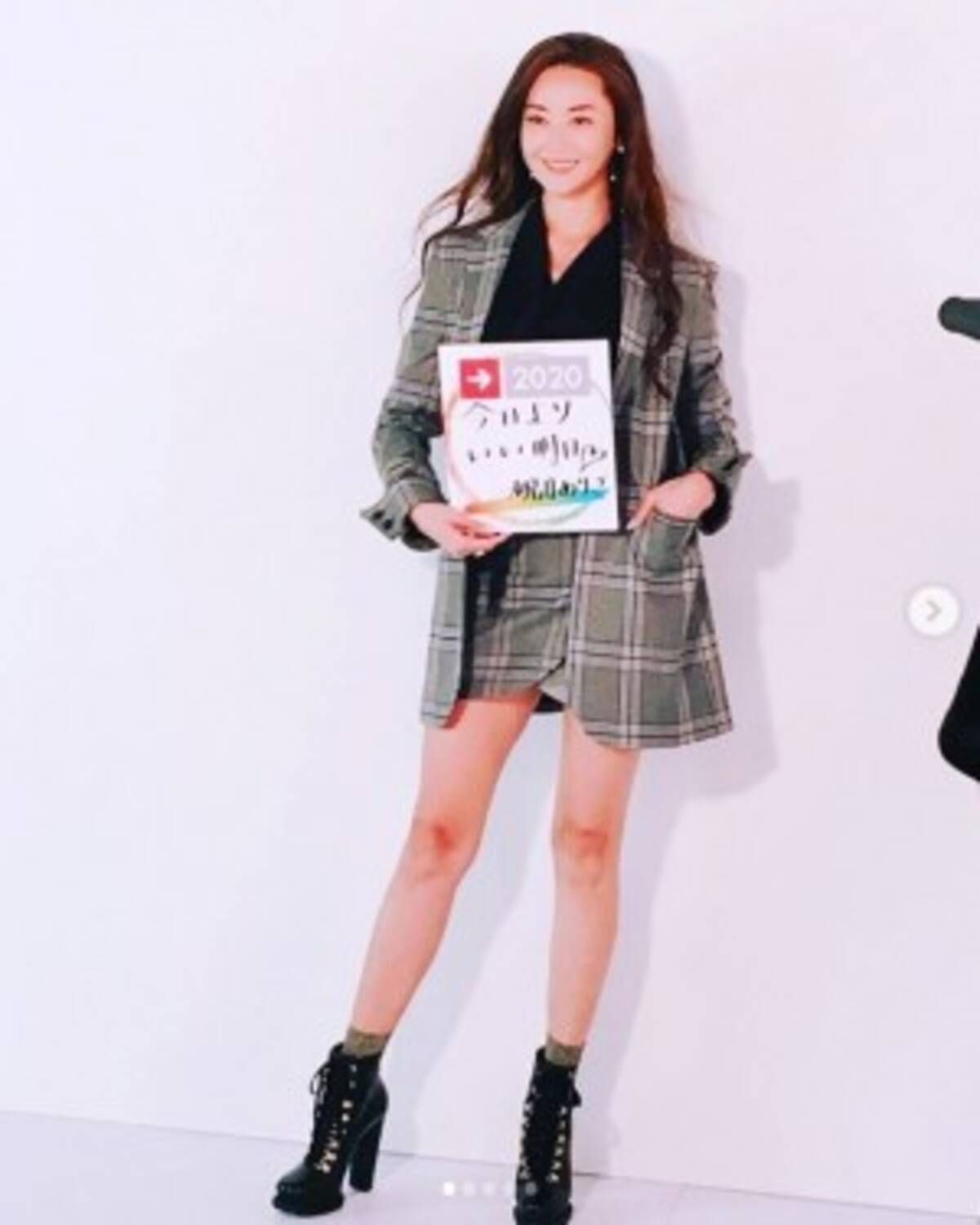 観月ありさ 伝説の美脚 を披露 撮影はレスリー キー 18年11月16日 エキサイトニュース