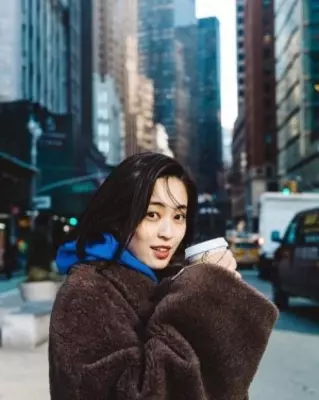 ３０歳でグラビアに再帰した 仮面ライダービルド 女優の滝裕可里 恥ずかしいどころか お尻見て って 笑 18年3月日 エキサイトニュース