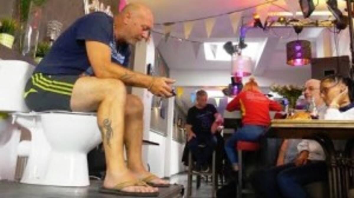 トイレにどれだけ長く座っていられるか ベルギーの男性がギネス記録に挑戦 動画あり 19年7月16日 エキサイトニュース