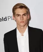 顔面タトゥーを猛バッシングされたシンディ クロフォード長男が強気の反論 年2月12日 エキサイトニュース