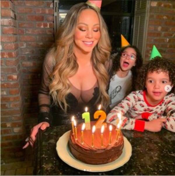 自称 永遠の12歳 マライア キャリー 50歳の誕生日もケーキのキャンドルは12本 年3月29日 エキサイトニュース