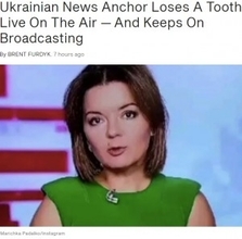 生放送中、前歯がポロリと落ちたキャスターの対応に「さすがプロ」（ウクライナ）＜動画あり＞
