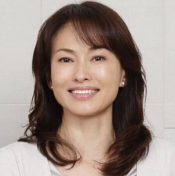 田中美奈子 息子の問いに瑛人 香水 の影響力を実感 ドルチェ ガッバーナの店で 歌に出てくるのはどの香水 年11月3日 エキサイトニュース