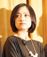 石原さとみ 笑顔の結婚準備 左手薬指に指輪で銀ぶら2時間 年12月9日 エキサイトニュース