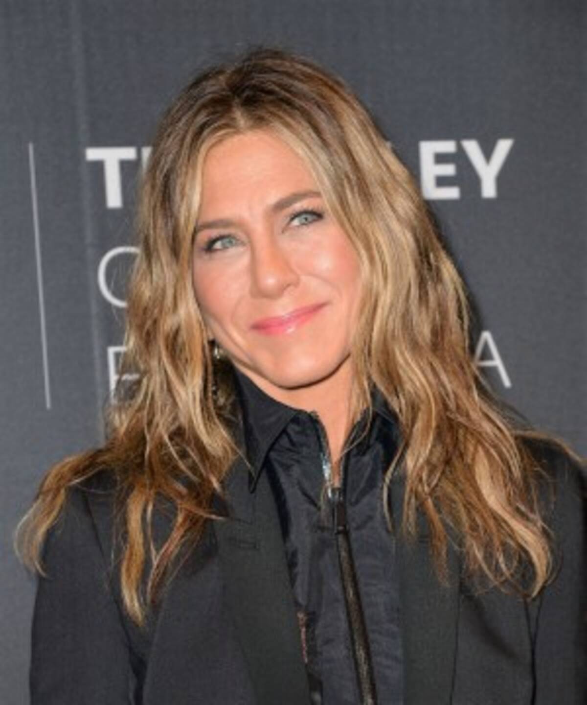 ジェニファー アニストン クリスマスツリーに飾った 今年を象徴するオーナメント に非難殺到 年12月28日 エキサイトニュース ジェニファー アニストン クリスマスツリーに飾った 今年を象徴するオーナメント に非難殺到 年12月28日 エキサイトニュース