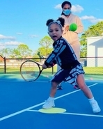 セリーナ・ウィリアムズの愛娘、テニスの練習風景に「3歳でこのオーラ！」絶賛の声