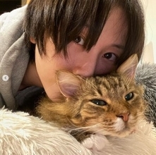 松井玲奈、1歳だった保護猫を迎えて約5年「警戒心が強くて大変でした」“ネコ吸い”坂本美雨は11年暮らし「もう倍生きていこう」