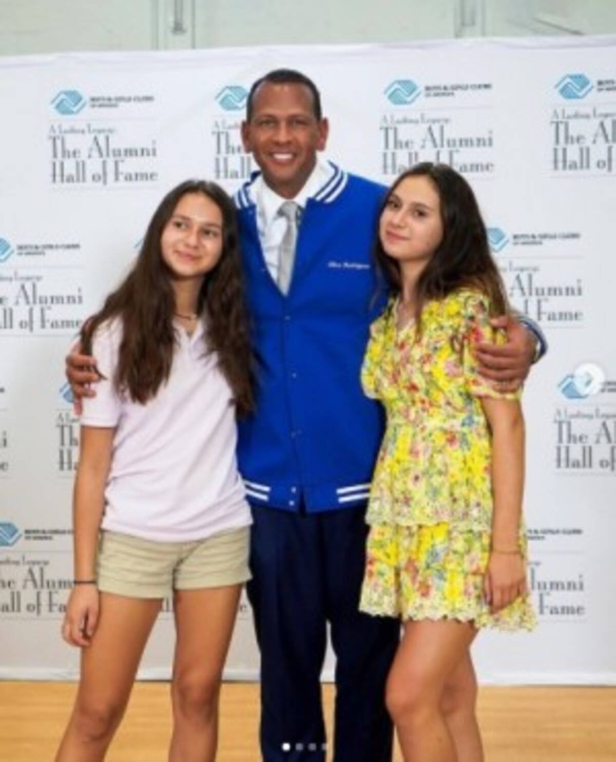 ジェニファー ロペスと破局のアレックス ロドリゲス 娘達と3人の食事姿にファン 悲しくなった みんな寂しそう 21年5月15日 エキサイトニュース