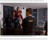 「等身大アイアンマンのフィギュアのせいで警察官ら10人が出動　「かっこいいね」と自撮りして帰る（英）＜動画あり＞」の画像1