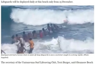 溺れかけた青年を助けるため、海水浴客が団結「人間の鎖」で救助をサポート（南ア）＜動画あり＞