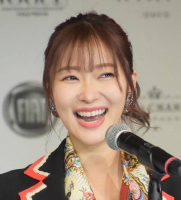 指原莉乃 Youtube猫界のスーパースター もち様と初対面 なんて可愛いの とメロメロに 22年2月15日 エキサイトニュース