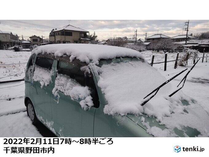 関東甲信　青空バックに雪景色　引き続き路面状況に注意
