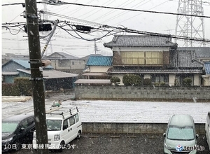 関東南部でも雪エリア広がる　練馬区で雪の積もっている所も　路面状況の変化に注意