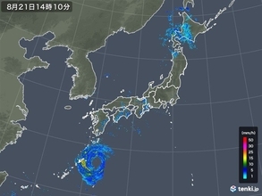台風19号の活発な雨雲　奄美にかかる