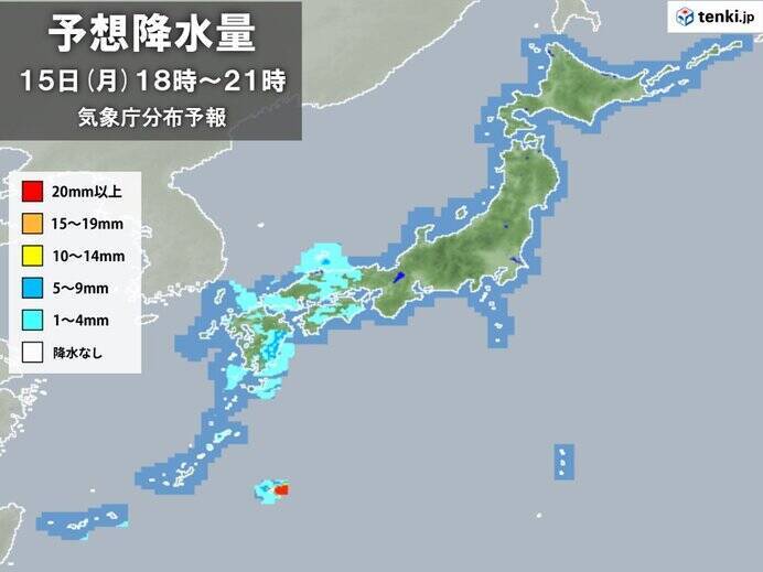 今日　北・東日本は季節外れの暑さ　30℃予想も　西日本は次第に雨　沖縄は激しい雨