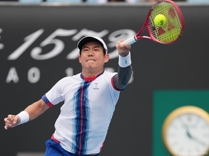 西岡良仁、無念の途中棄権で予選2回戦敗退。31大会続いたグランドスラム本戦出場記録がストップ[全豪オープン予選]
