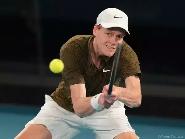 シナー、ジョコビッチに屈し3連覇ならず。「これほど痛む負けはない」18本のブレークチャンス逃し悔恨[全豪オープン]