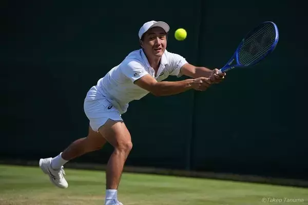 予選から躍進の望月慎太郎、世界1位シナーに敗れ4回戦敗退。果敢なネット攻勢も及ばず[ウィンブルドン]