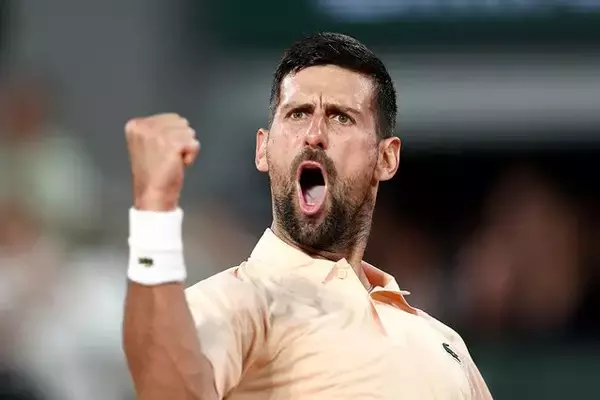 ジョコビッチがビッグサーブに苦しむも全仏初戦を逆転勝利「39歳で3時間のタフな試合は医師の処方箋通り」、22年連続の2回戦進出を果たす[全仏オープン]