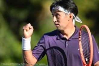 内山靖崇 「気持ちよくプレーできる時間が少なかった」と不満げもストレート勝ちで2回戦へ[横浜慶應チャレンジャー]
