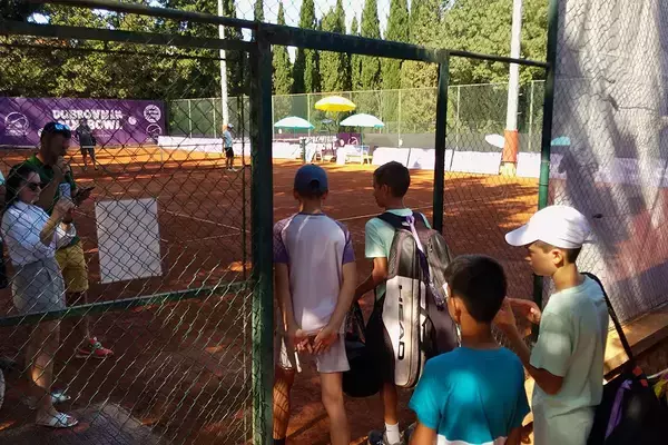 「テニスのジュニア世界大会、“11歳以下・13歳以下の世界選手権”とも呼ばれる「ダブボウル」を紹介〈後編〉」の画像