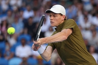 シナー、同胞ダルデリを退け3年連続の8強入り。史上2人目の3連覇へ向け盤石の勝ち上がり[全豪オープン]