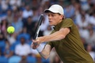 シナー、同胞ダルデリを退け3年連続の8強入り。史上2人目の3連覇へ向け盤石の勝ち上がり[全豪オープン]