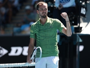 全豪準V3度のメドベデフ、2セットダウンから執念の逆転劇。4回戦で宿敵ティエンとの再戦へ[全豪オープン]