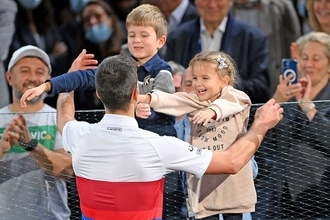 親子で優勝を成し遂げたジョコビッチ、“子供から学ぶところがある”と興味深い発言