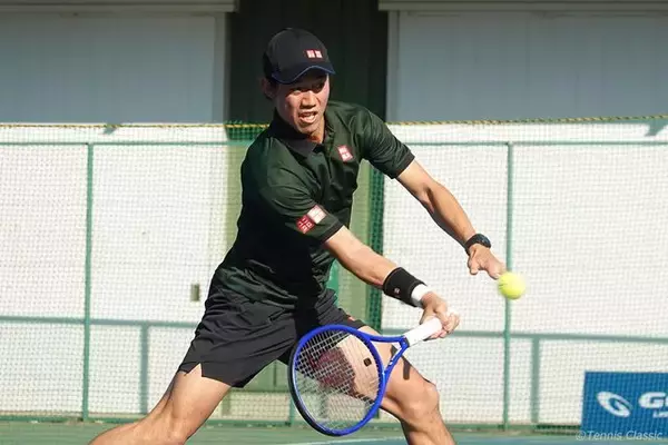 錦織圭、16年ぶりのサラソタで初戦突破。引退報道を否定し、強風の中キッカーにストレート勝ち。2回戦は第1シードのウー・イービンと激突