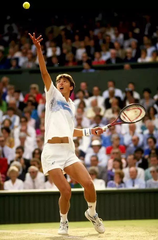 「名器を「嗜む」という選択。最新よりも物語を持つ一本を──クラシックな道具が教えてくれるテニスの楽しみ方」の画像