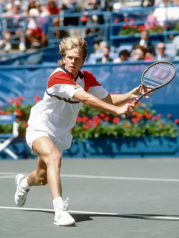 「名器を「嗜む」という選択。最新よりも物語を持つ一本を──クラシックな道具が教えてくれるテニスの楽しみ方」の画像