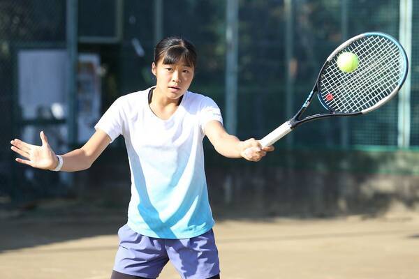 園部八奏選手にインタビュー 170cmの高さと左利きを生かした攻撃的なテニスが魅力の13歳 目の前の試合を一つずつ頑張ります 注目のジュニアテニス選手特集 21年12月7日 エキサイトニュース 園部八奏選手にインタビュー 170cmの高さと左利きを生かした攻撃的なテニスが魅力の13歳 目の前の試合を一つずつ頑張ります 注目のジュニアテニス選手特集 21年12月7日 エキサイトニュース