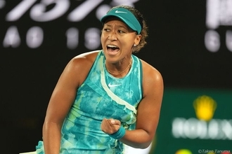 大坂なおみ、世界65位とのフルセット激闘を制し初戦突破。ド派手な衣装でも脚光[全豪オープン]