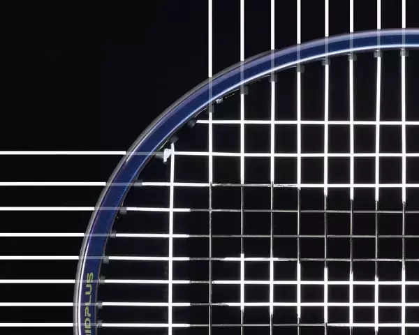 「Prince＜プリンス＞30年の時を超えて、スピンは進化する。 「スピン特化型グラファイト」 PHANTOM GRAPHITE XS、誕生。」の画像