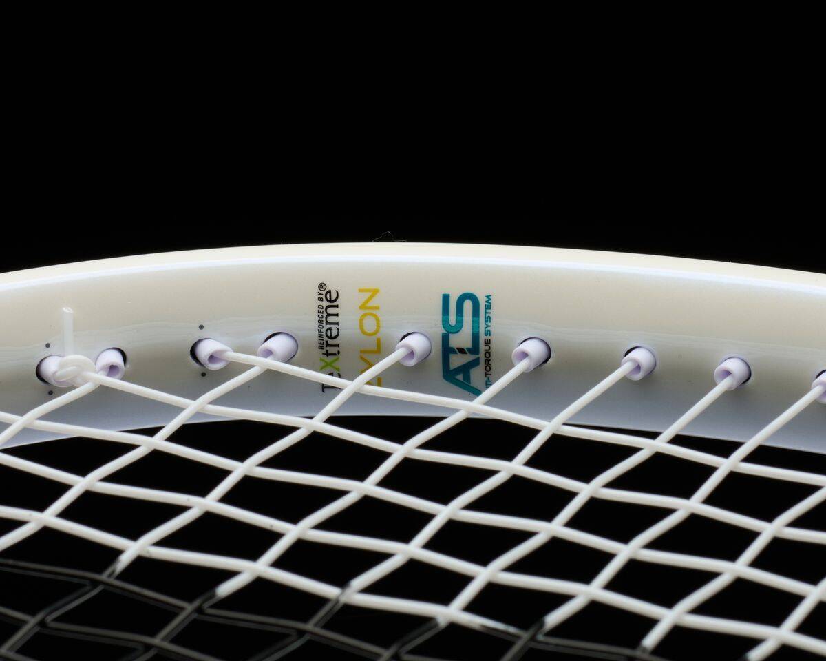 Prince＜プリンス＞開花宣言！「春、舞い降りる」EMBLEM 限定SAKURAカラー。本日（2/13）より発売！