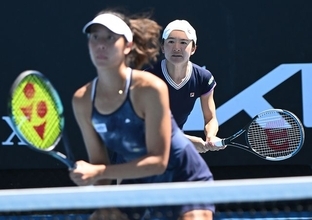 青山修子／柴原瑛菜、ロシア組に苦戦も逆転勝ちで2回戦進出[全豪オープン]