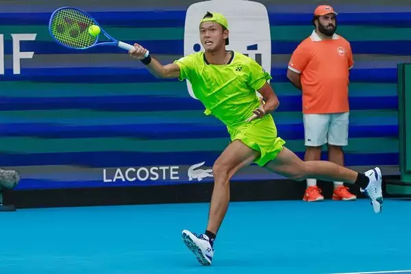 坂本怜、世界10位メドベージェフに善戦も2回戦敗退。逆転負けで金星逃す[マイアミ・オープン]