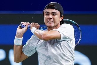 ダニエル太郎、1年ぶりのグランドスラムで初挑戦の17歳に逆転負けを喫し予選1回戦で敗退[全米オープン]